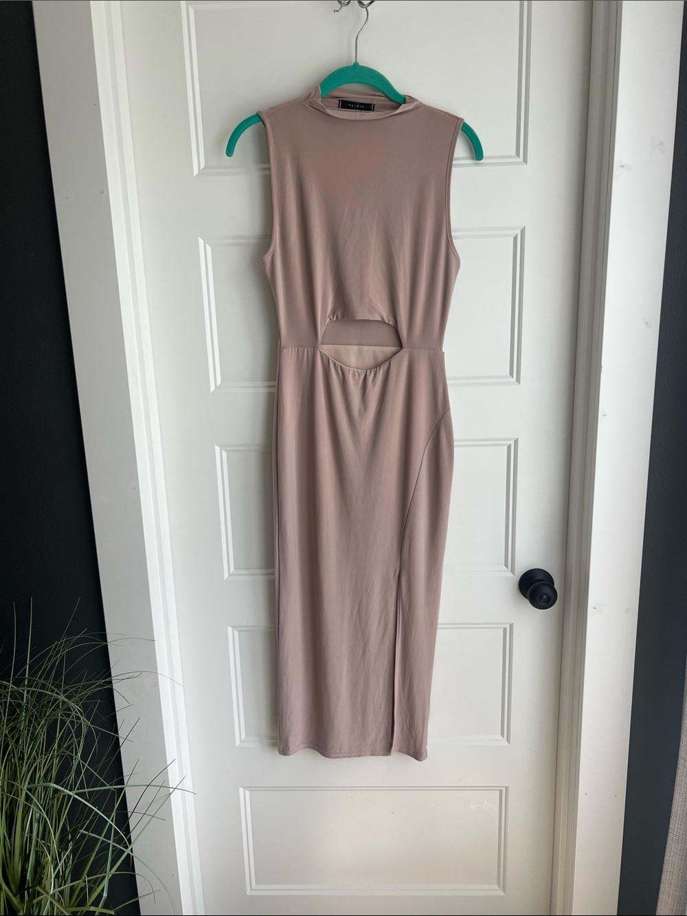 Sleeveless Midi Dress with Waist Cutout in Mauve